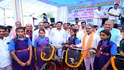 District level school admission festival Minister felicitated students