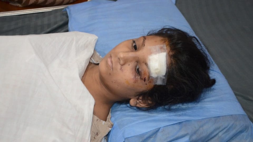 Car overturned in Jhansi while going to visit Maa Pitambara Kanpur couple died