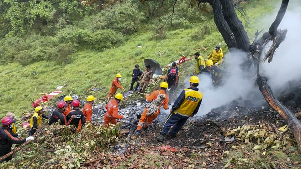 Kedarnath Helicopter Crash helicopter turned a little went back eyewitness sisters told the reason for acciden