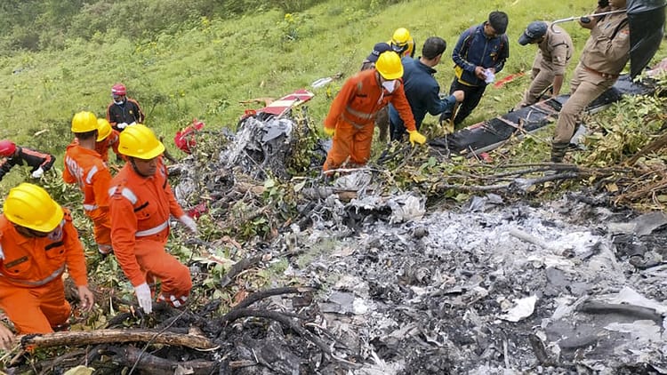 Kedarnath Helicopter Crash: 'हेलिकॉप्टर थोड़ा मुड़ा, पीछे की तरफ गया और फिर...', सामने आया हादसे का असल कारण