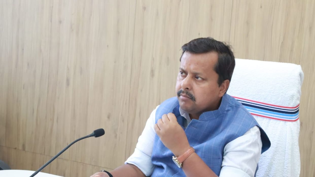 Bihar News: Meeting held under the chairmanship of Minister Nitin Naveen