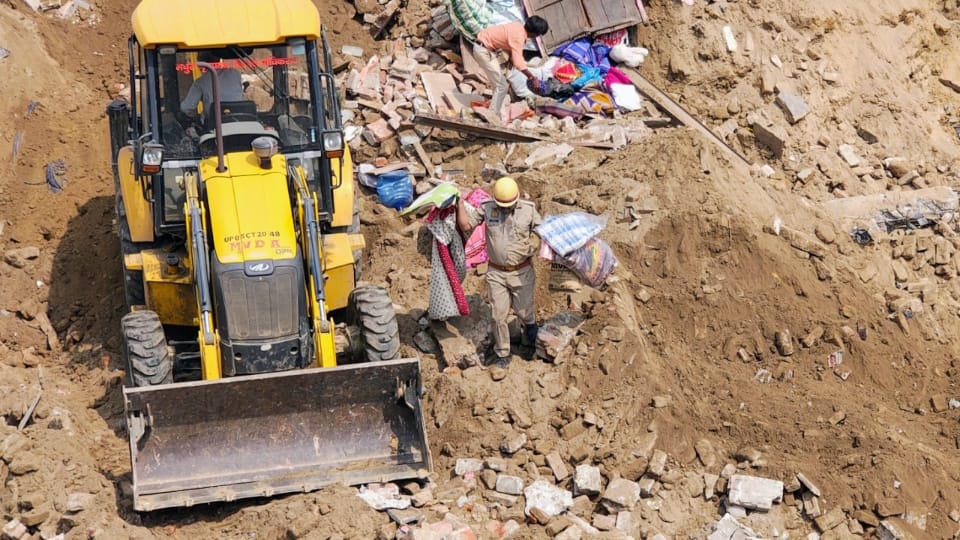 Earthen mound collapse in Mathura Lekhpal Sanjay had gone to take car from parking lot built under mount