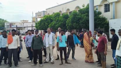 Newborn dies after vaccination in district hospital family members create ruckus in Kabirdham