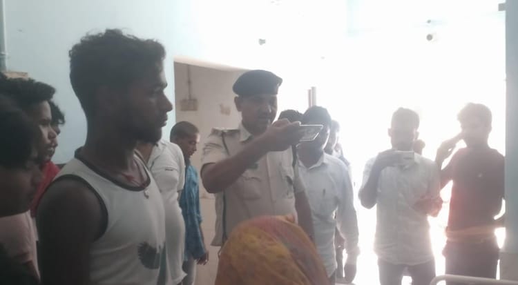 Bihar: तेज रफ्तार बाइक ने ली महिला की जान, बाजार जा रही महिला की मौके पर ही मौत; परिजनों में मचा कोहराम