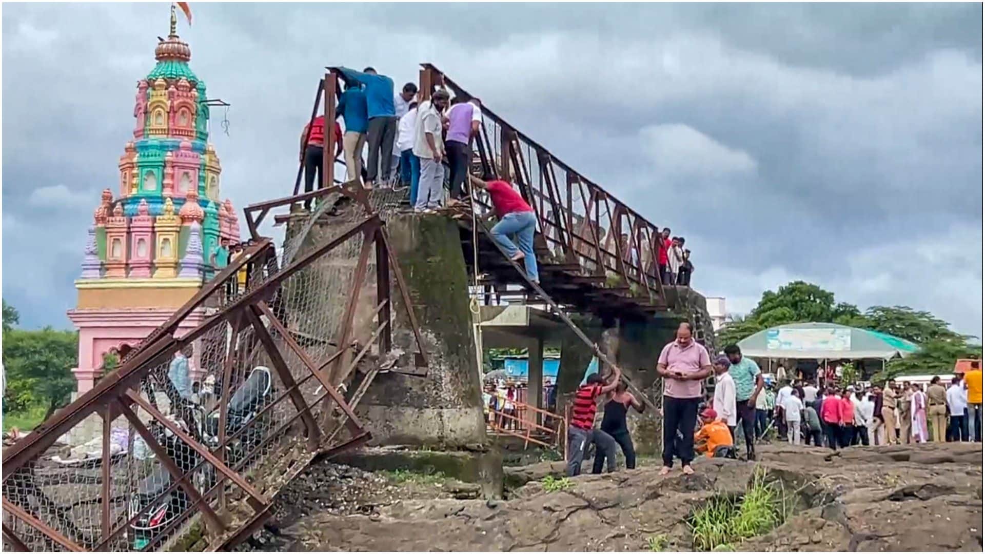 Pune Bridge collapse incident on the Indrayani River: victims told the reason Know all about it