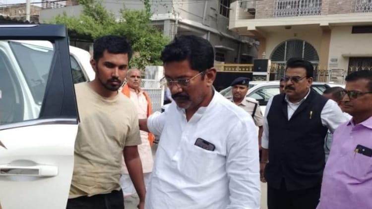 Bihar: भाजपा सांसद अशोक यादव के पुत्र को पुलिस ने किया बरामद, 32 घंटे बाद सिमरी थाना क्षेत्र से मिला सुराग