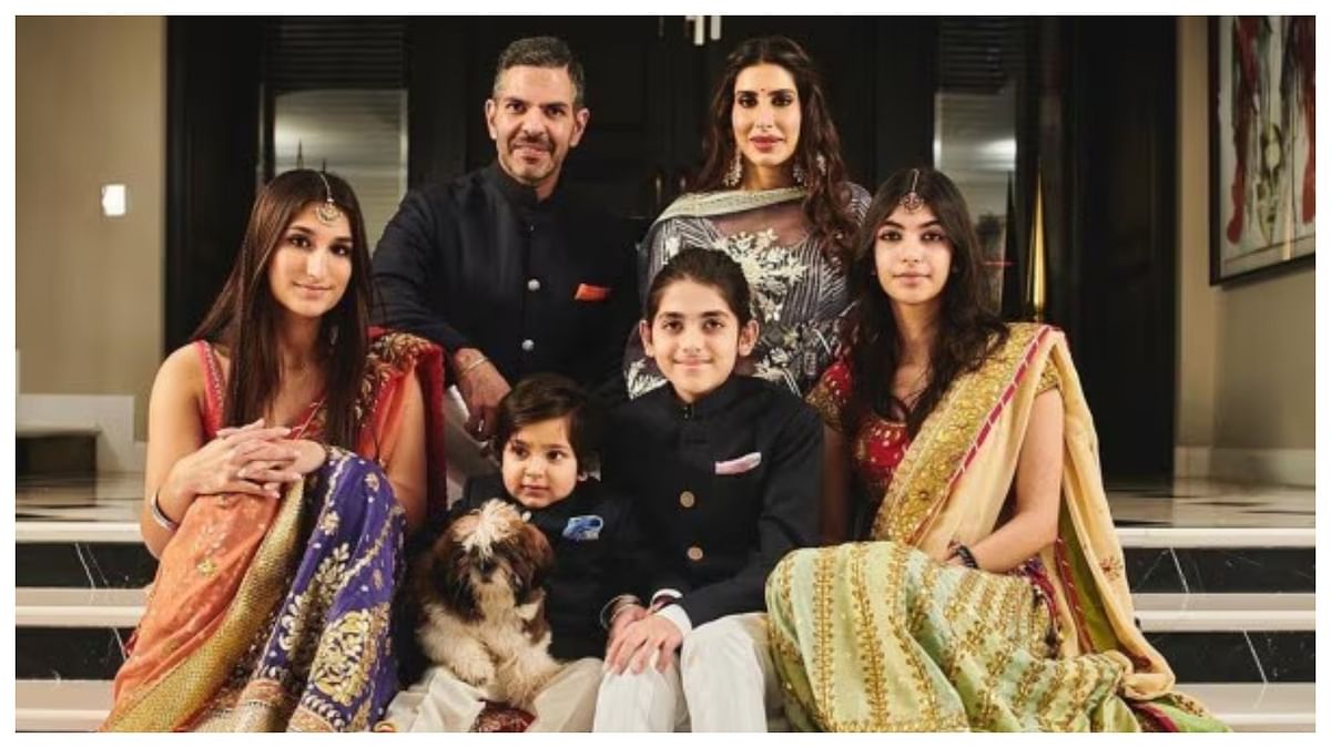 Sunjay Kapur Net Worth Death Karisma Kapoor Children Inheritance Sona  Comstar - Amar Ujala Hindi News Live - Sunjay Kapur:संजय कपूर की करोड़ों की  संपत्ति का मालिक कौन? करिश्मा कपूर के बच्चों