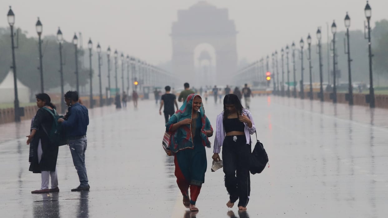 Delhi Monsoon Forecast Pre monsoon rains occurred yellow alert issued for tomorrow