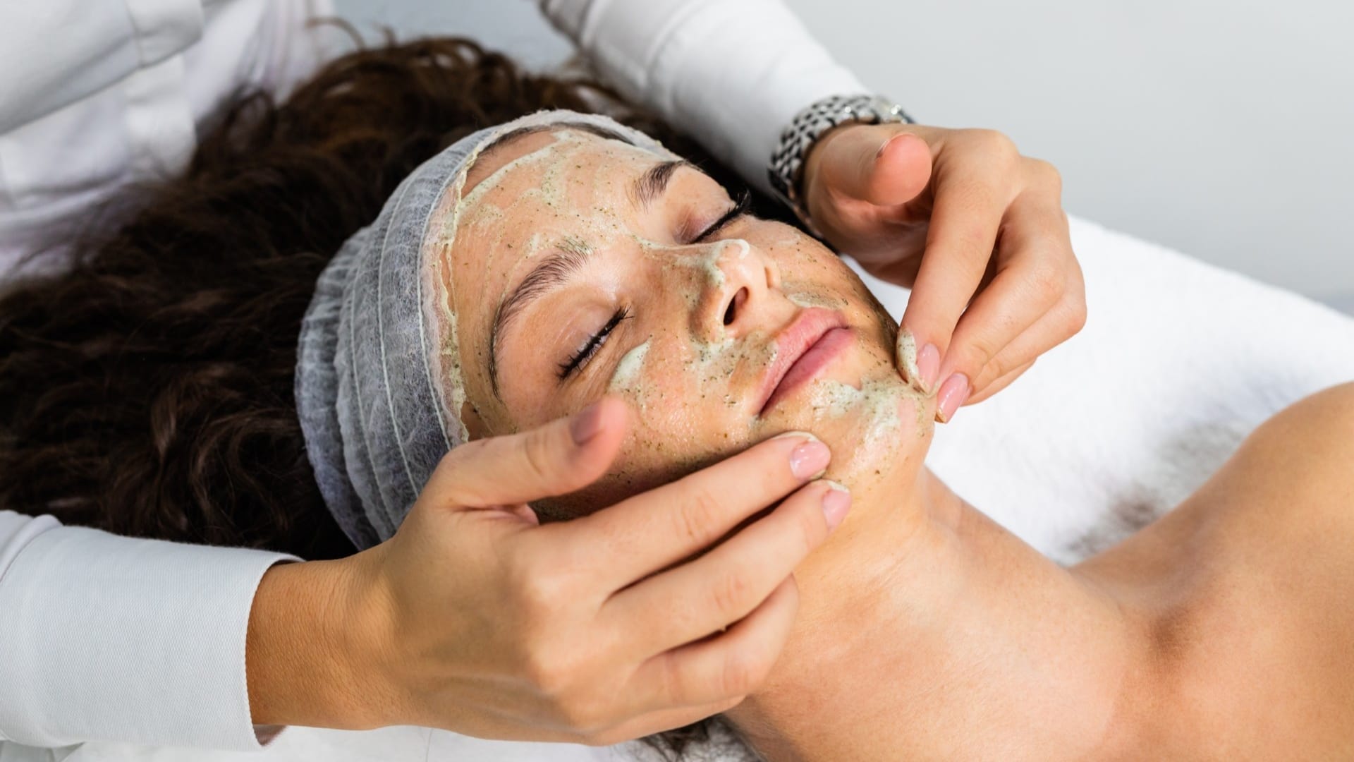Facial Treatment Side Effects Visible Signs of Skin Damage You Should not Ignore