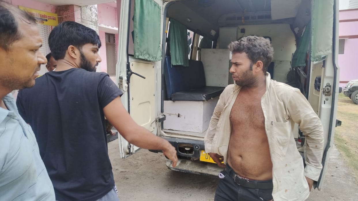 Six people got burnt when high tension wire broke and fell on transformer in Bhadohi