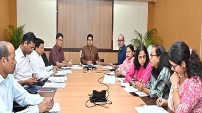 Cg News:: राजस्व प्रकरणों का समय-सीमा में निराकरण नहीं करने वाले अधिकारियों  पर होगी अनुशासनात्मक कार्रवाई - Disciplinary Action Will Be Taken Against  Officers Do Not ...