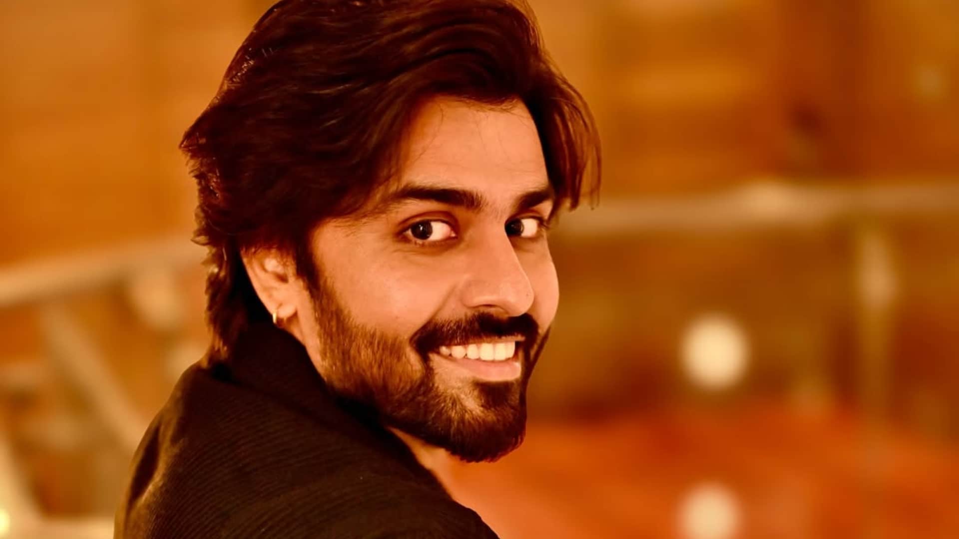 Jitendra Kumar best known Jeetu Bhaiya in Kota Factory abhishek triptahi or sachiv ji in panchayat series