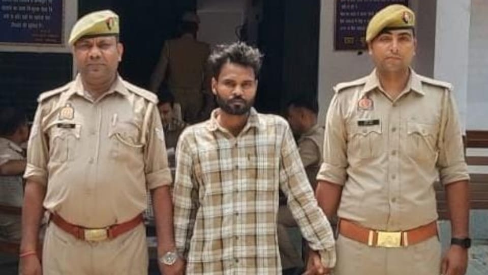 Moradabad Tantrik murder Case Sanjeev along with two of his companions had cut tantrik neck with a knife