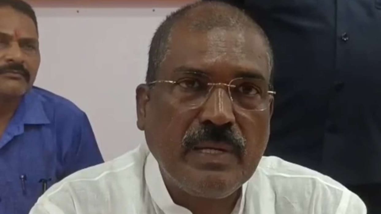 bihar govt gifts to panchayat representatives mukhiyas to approve 10 lakh projects arms license benefits