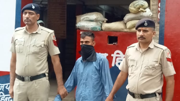 Women Dead Body Found In Dhanas Lake Chandigarh Police Arrested E Riksha  Driver - Amar Ujala Hindi News Live - खुल गया मौत का राज:दोस्त से मिलने  सुखना लेक पहुंची थी बीना, ऐसा क्या हुआ कि हो गई मौत? ई रिक्शा चालक गिरफ्तार