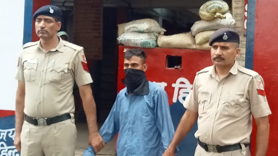 Women dead body found in Dhanas lake Chandigarh police arrested E riksha driver