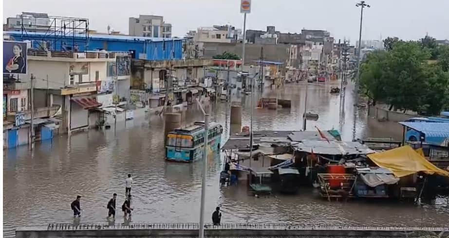 Rajasthan Monsoon Update: Heavy Rain in Jaipur, Sikar and Dausa Drenched, Roads Overflowing News in Hindi