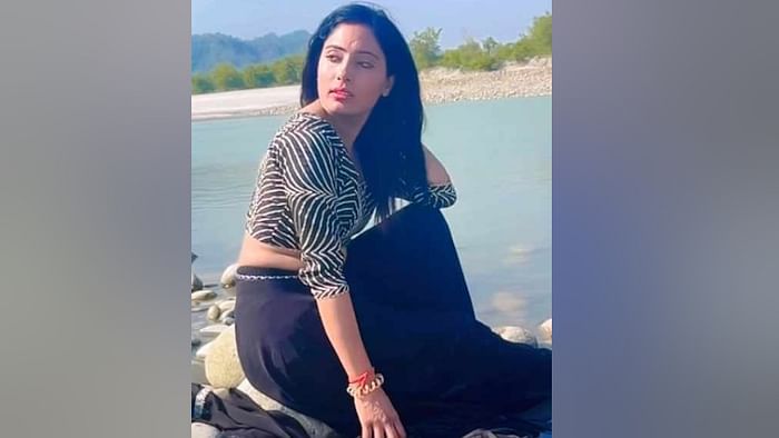 Model Sheetal alias Simmi chaudhary murder Neck chest and hand attacked with sharp weapons friend confessed