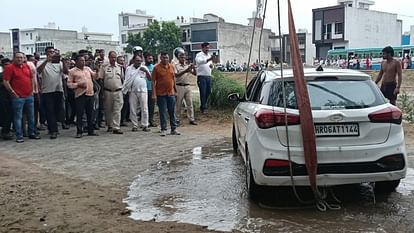 Model Sheetal alias Simmi chaudhary murder Neck chest and hand attacked with sharp weapons friend confessed