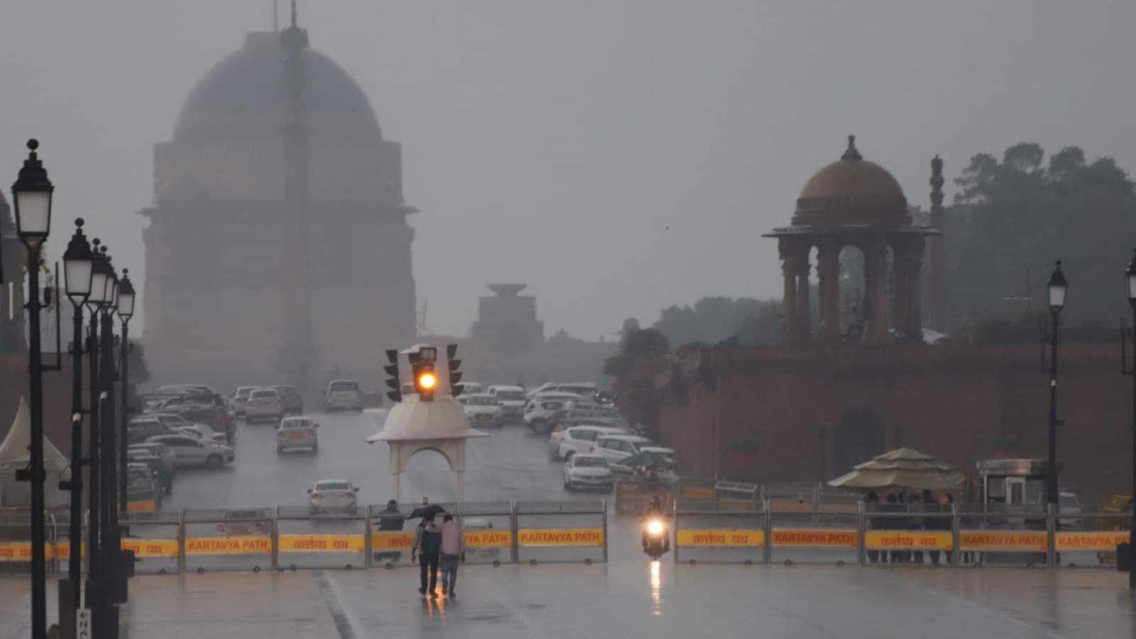 Due to increasing speed of monsoon in Delhi there is a possibility of heavy rain next week