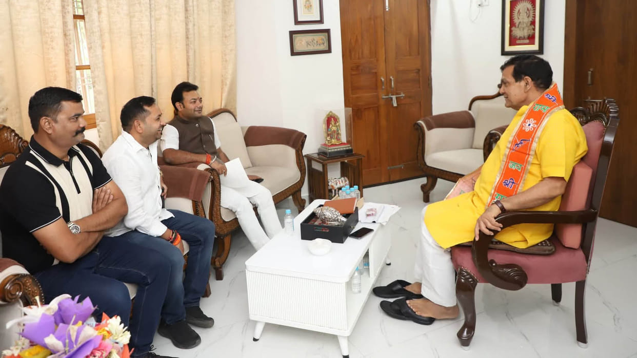 matter of poor condition of electricity system in Charkhari reached the Energy Minister
