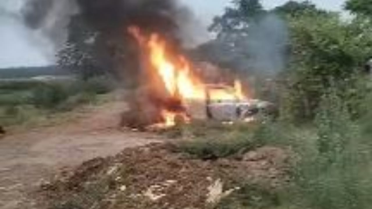 Five people from Badaun burnt to death in car accident in Bulandshahr