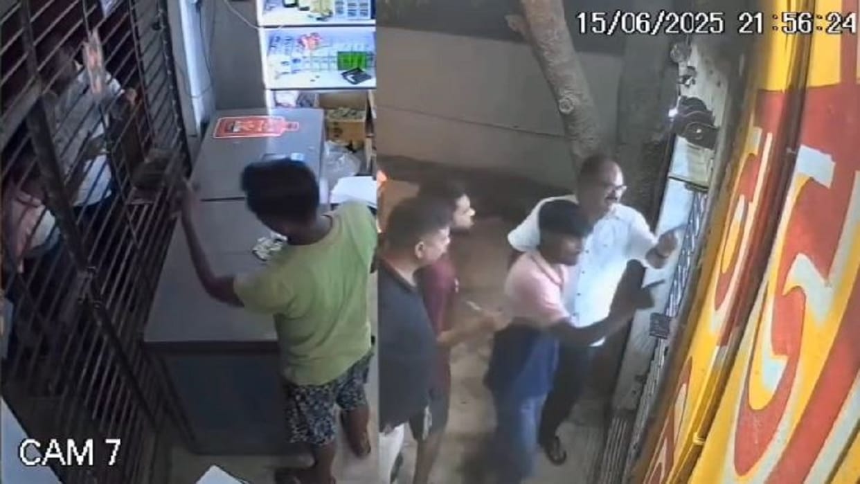 Wine shop salesman accused hotel owner of plotting his murder in shahjahanpur