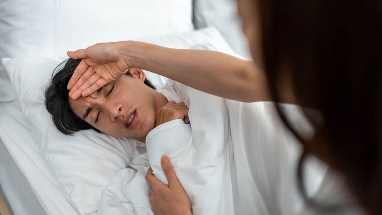Fever Lasting More Than 5 Days Warning Signs and Possible Health Risks explained in Hindi