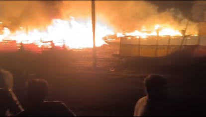 Kanpur Fire More than 50 huts caught fire area rocked by explosions accident happened due to spark