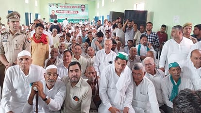 Baghpat: Jayant said - put the face of Yogi on one side and Akhilesh's face on the other, public will decide