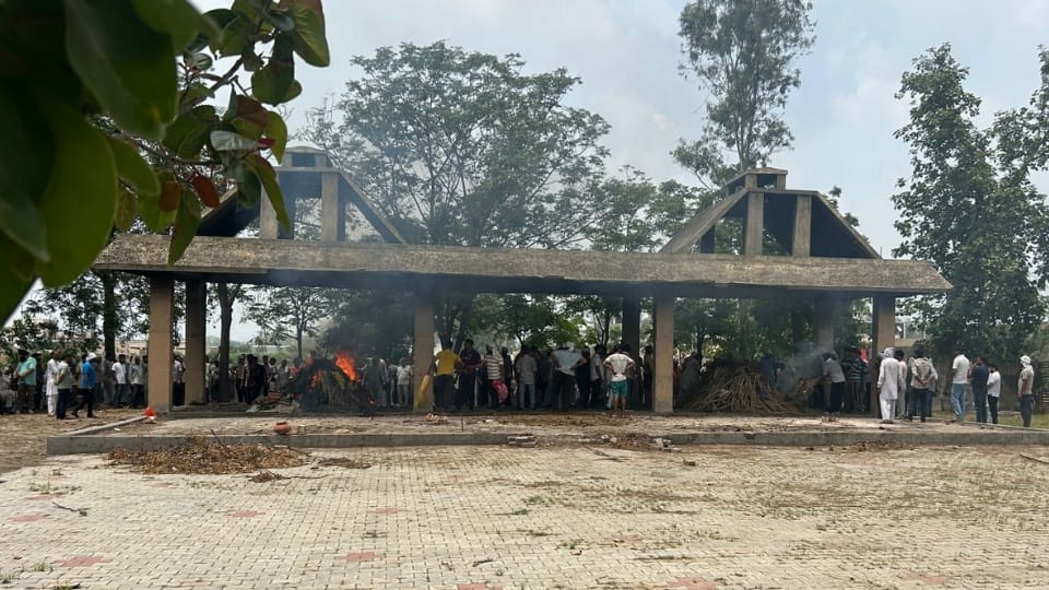 Car hit bike death of real brothers in Kaithal