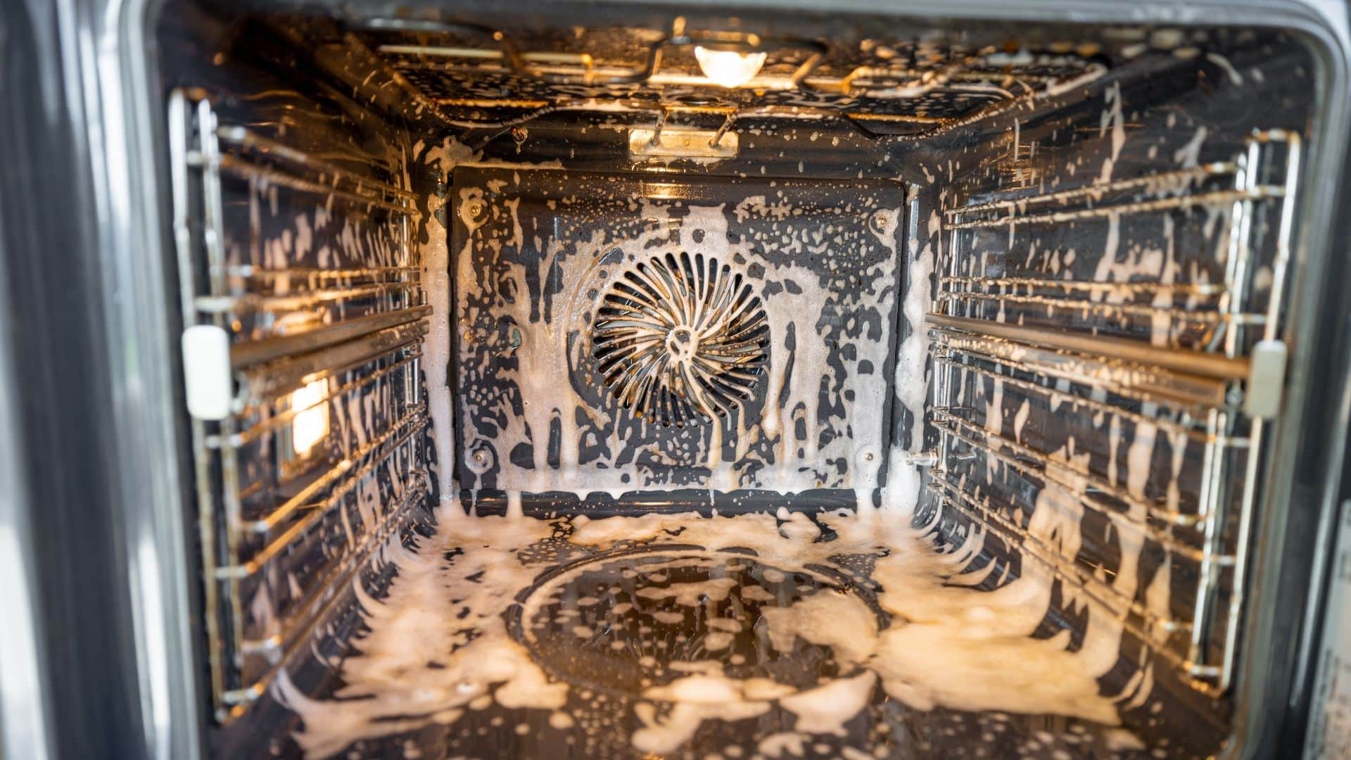 Do you also heat food in a dirty oven Know the four major harms caused by it