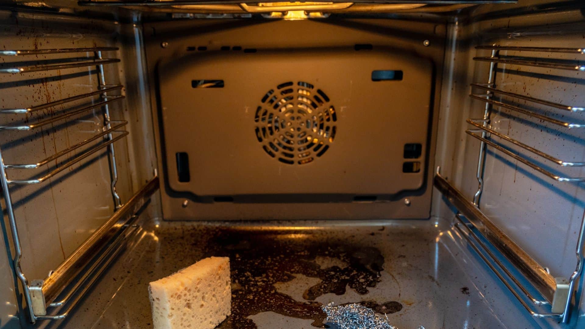 Do you also heat food in a dirty oven Know the four major harms caused by it