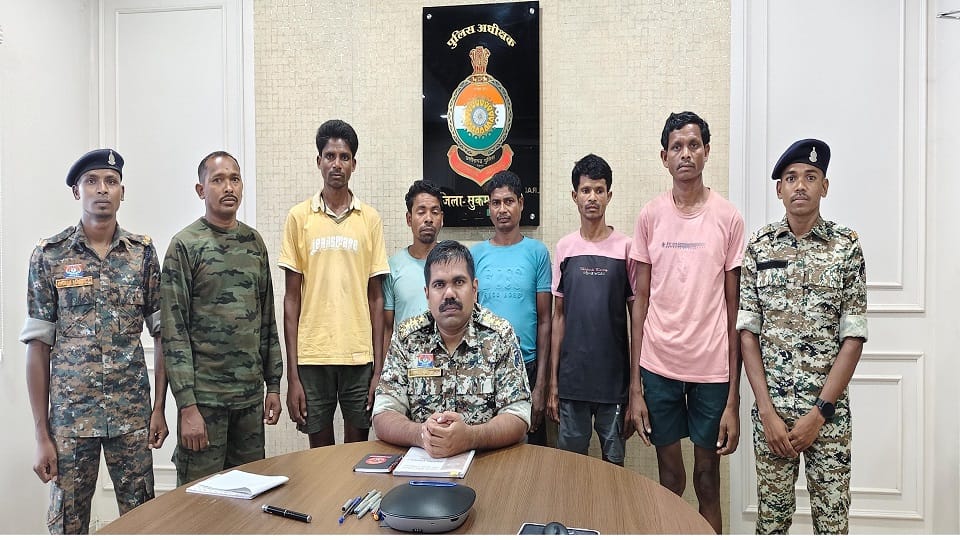 Police arrested five Naxalites including a hardcore Naxalite Maoists were active for a long time in Sukma