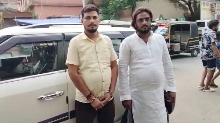 Bihar Crime: 11 lakh cash and land papers looted from property dealer News in Hindi