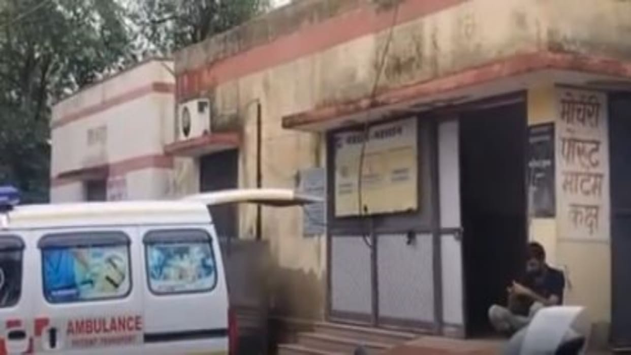 Alwar News: High speed bike hit in Khairthal, old woman died in the accident, son and grandson injured