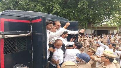 UP: Uproar-Dhakkamukki, 15 officials including District President in custody for vacating SP office in Pilibhit Police Action to Vacate Sp Office in Pilibhit Scuffle with Workers