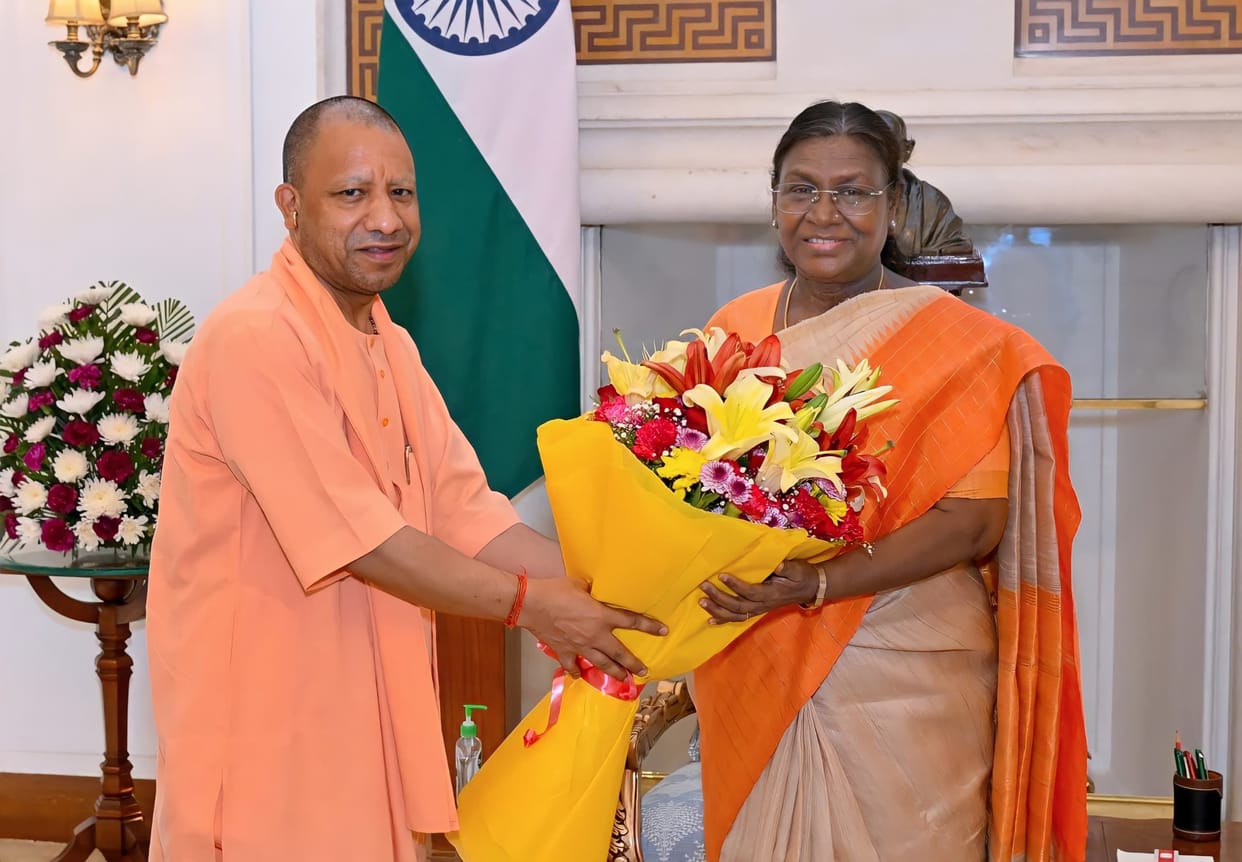 Chief Minister Yogi Adityanath met President Draupadi Murmu, made a courtesy call