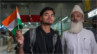 UP: Nights are being spent in fear of people who went to Iran from the state, these 23 people from Lucknow are