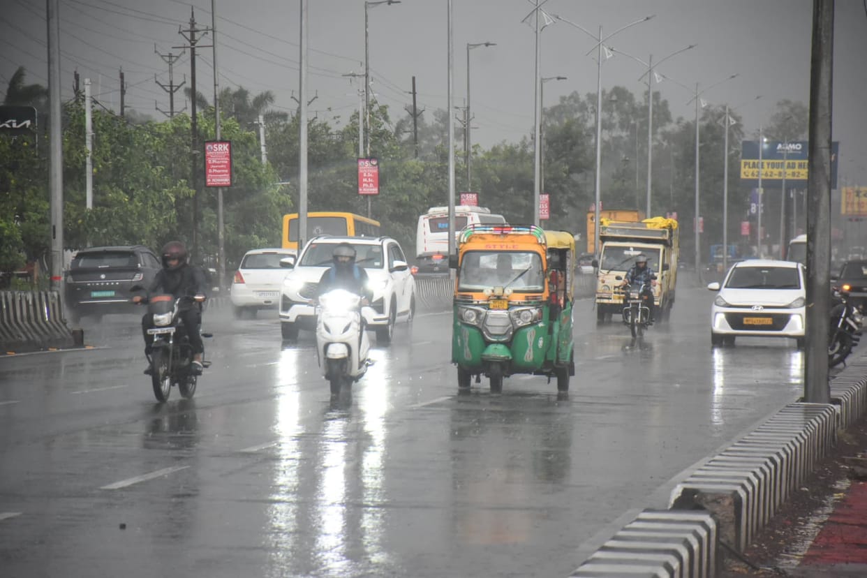 MP Weather: Rainfall in more than 17 districts of the state, temperature drops, weather will remain changed in