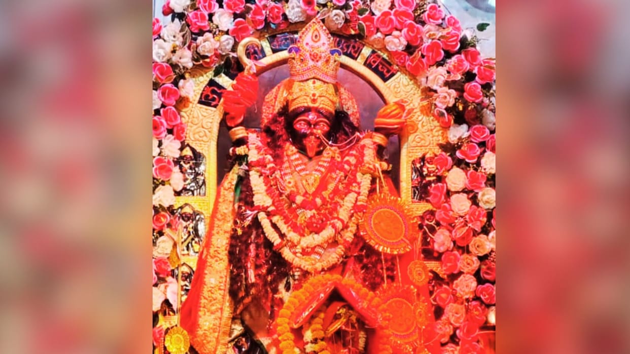 Thieves stole Maa Kali temple ring and maangtika committed crime after Laxman procession devotees angry