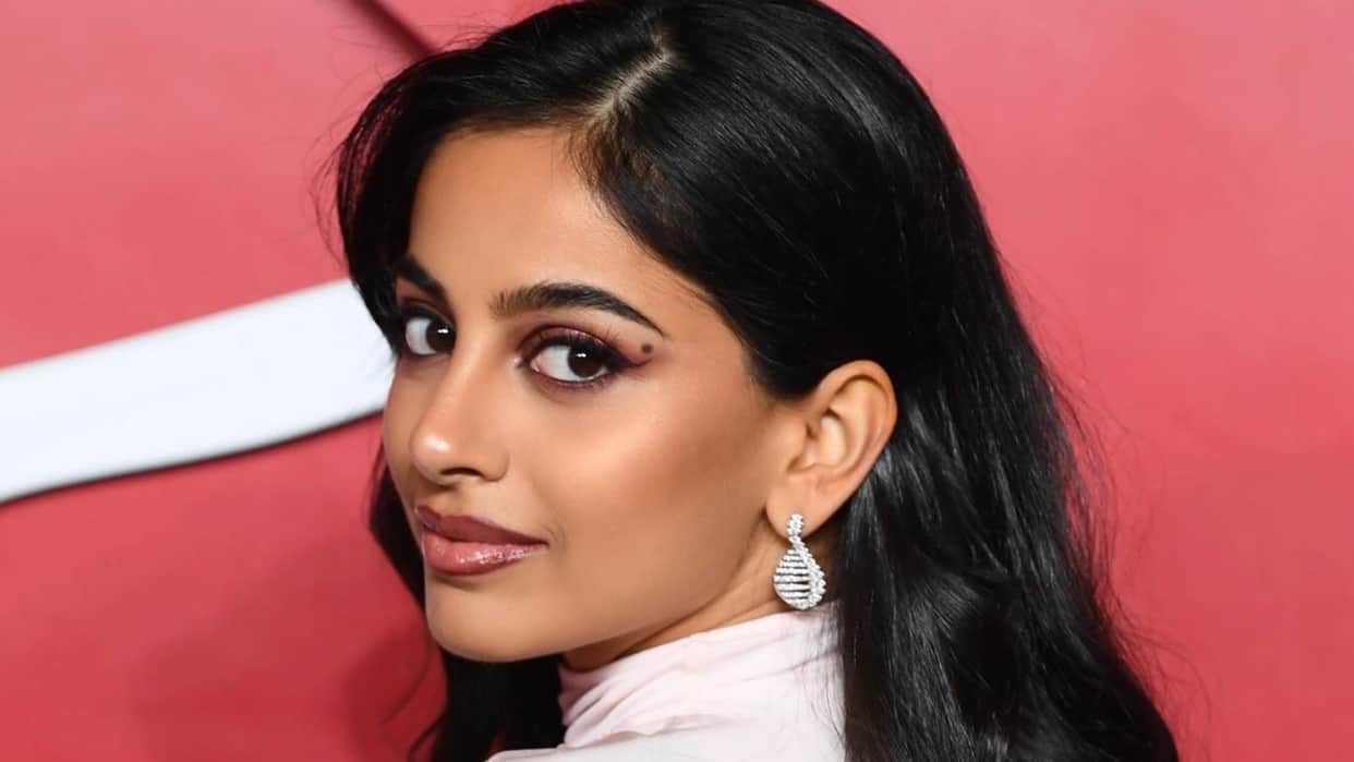 Banita Sandhu Supporting Deepika Padukone Demand of working 8 hours