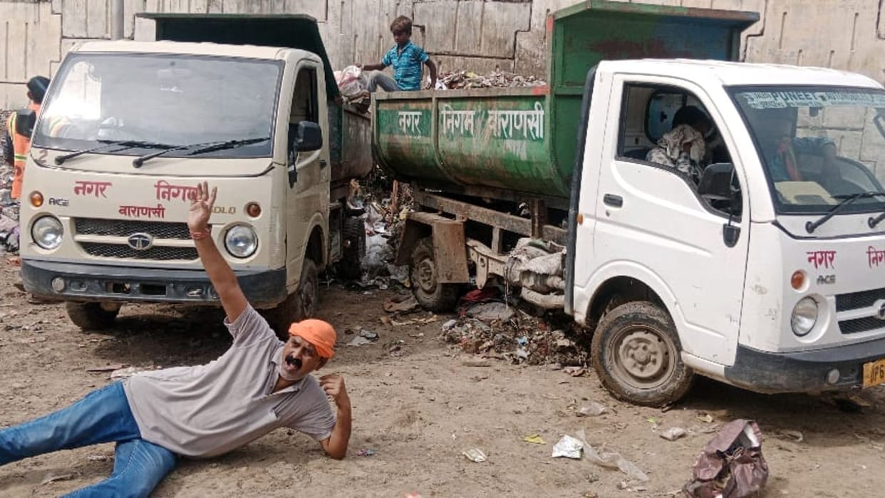 What kind of protest is this when the former councilor lay down in front of the garbage vehicle