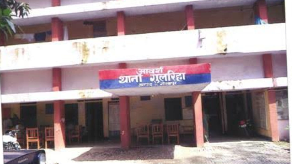 Animal smugglers pelted stones on police at Sangam crossing in Gorakhpur, one inspector and constable injured