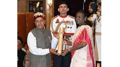 There is bumper cultivation of apple fruit in Bundelkhand