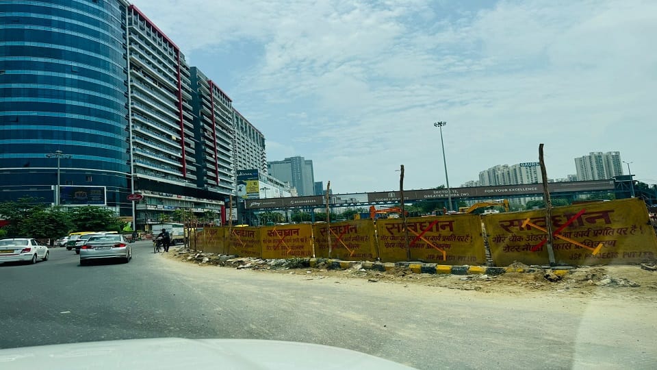 In Greater Noida video of accident of Ducati Scrambler sports bike surfaced