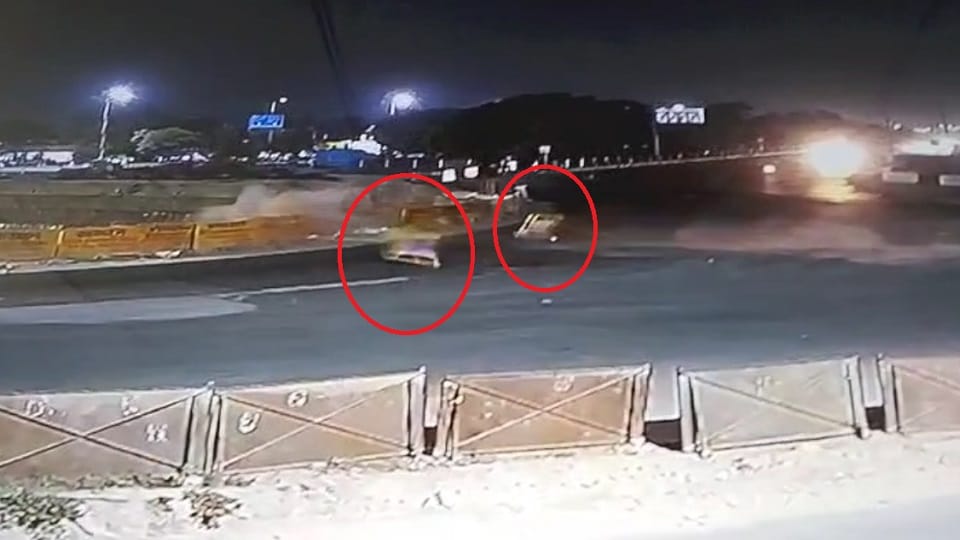 In Greater Noida video of accident of Ducati Scrambler sports bike surfaced