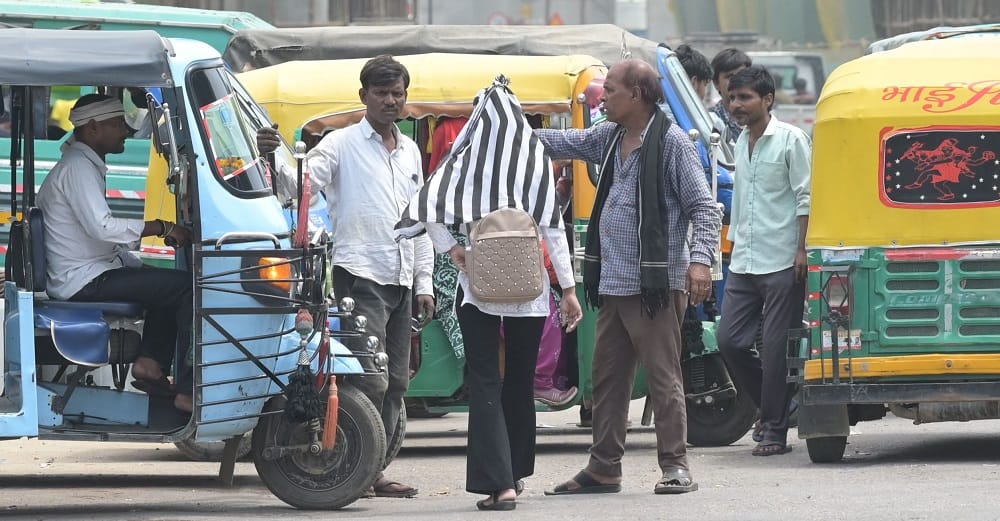 Kanpur Auto tempo drivers touch inappropriately talk rudely to women do arbitrary things at intersections