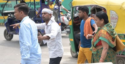 Kanpur Auto tempo drivers touch inappropriately talk rudely to women do arbitrary things at intersections