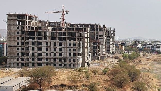 कोर्ट की अधूरी पड़ी बिल्डिंग